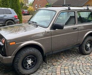 Lada Lada Urban 4x4 Black Edition *AHK*KLIMA*SHZ* Gebrauchtwagen