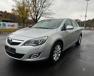 Opel Opel Astra J 1.6 Turbo Cosmo Automatik / Navi / Xe Gebrauchtwagen