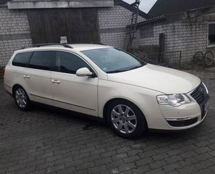 VW Volkswagen Passat Variant 2.0 TDI DPF DSG Highline Gebrauchtwagen