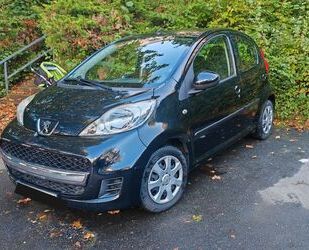 Peugeot Peugeot 107 Schwarz (8 fach bereift) Gebrauchtwagen