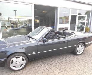 Mercedes-Benz Mercedes-Benz W124 E 220 Cabrio Sportline Gebrauchtwagen