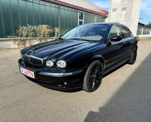 Jaguar Jaguar X-Type 2 Liter V6 Executive Leder Navi Auto Gebrauchtwagen