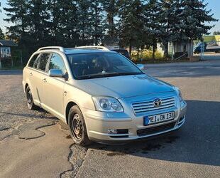 Toyota Toyota Avensis Combi Executive 2,2-l-D-CAT Executi Gebrauchtwagen