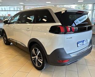 Peugeot Peugeot 5008 Allure 7-Sitzer Pano AHK Navi Temp R. Gebrauchtwagen