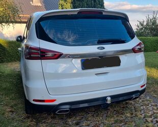 Ford Ford S-Max 2,0 190PS Titanium LED AHK PANO Gebrauchtwagen