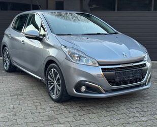 Peugeot Peugeot 208 PureTech 110 Allure*Navi*Tempomat* Gebrauchtwagen