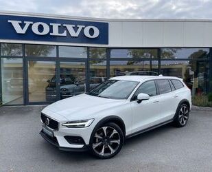 Volvo Volvo V60 Cross Country B4 AWD Plus Navi H/K SHZ Gebrauchtwagen