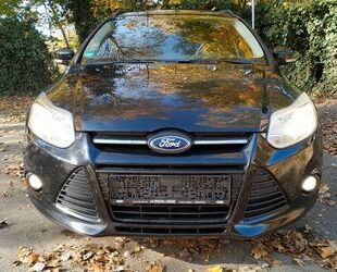 Ford Ford Focus 1,0 EcoB. 92kW Champions Edit. Turnier. Gebrauchtwagen