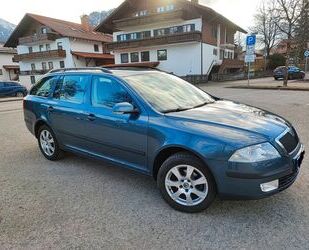 Skoda Skoda Octavia Combi 1.6 FSI TÜV NEU, AHK, 2.Hd. Gebrauchtwagen