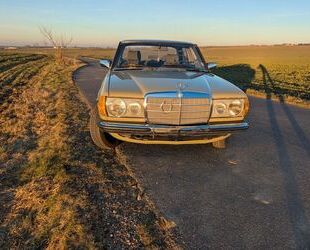 Mercedes-Benz Mercedes-Benz W 123 E 230 Bergdoktor Gebrauchtwagen