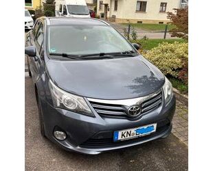 Toyota Toyota Avensis Combi 2,2-l-D-4D Life Life Gebrauchtwagen