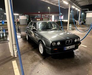 BMW BMW E30 320i Limo, Originalzustand, 165tkm, Schalt Gebrauchtwagen