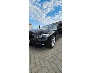 BMW BMW 320d Touring Autom/Pan/NaviPro/AHK/S+W Reifen Gebrauchtwagen