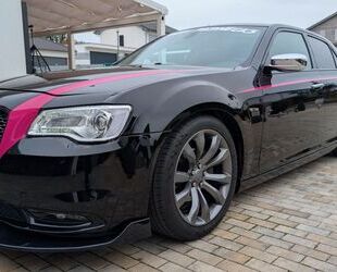 Chrysler Chrysler 300C, sportlich, schwarz mit pinkem Akzen Gebrauchtwagen