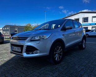 Ford Ford Kuga Titanium 4x4 AUTOMATIK/NAVI/KAMERA/T-LED Gebrauchtwagen