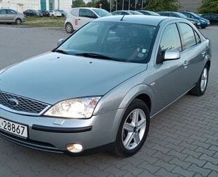 Ford Ford Mondeo 2,5 V6 Ghia, Vollleder, Xenon, automat Gebrauchtwagen