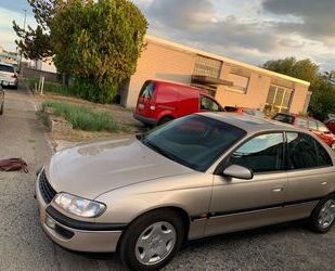 Opel Opel Omega 2.0 16V Schiebedach Gebrauchtwagen