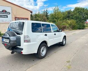 Mitsubishi Mitsubishi Pajero 3,2 DI-D 4WD - Gebrauchtwagen