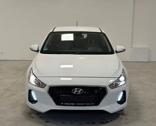 Hyundai Hyundai i30 Select 1.Hand*Temp.*Spurhalte.*Klima*A Gebrauchtwagen