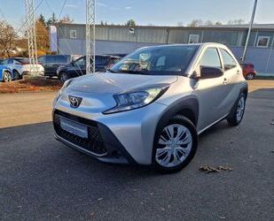 Toyota Toyota Aygo X Play Klima/Kamera/Allwetter Gebrauchtwagen