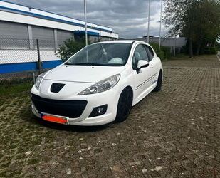 Peugeot Peugeot SPORT KIT /ALCANTARA / BLUETOOTH/ BLICKFAN Gebrauchtwagen