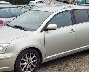 Toyota Toyota Avensis Combi Executive 2,2-l-D-CAT Gebrauchtwagen