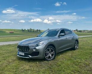 Maserati Maserati Levante Benzin 3.0 V6 316kW S GRANLUSSO 4 Gebrauchtwagen