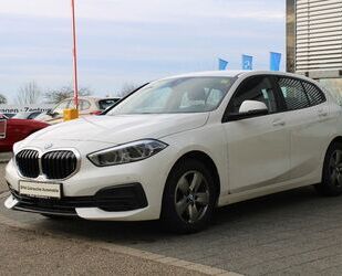 BMW BMW 118i Advantage Navi LED Live AHK Sportsitze DA Gebrauchtwagen