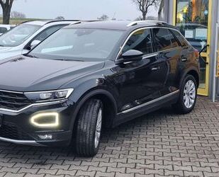 VW Volkswagen T-Roc Sport 1.5TSI -SHZ Navi LED PDC AH Gebrauchtwagen