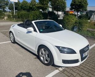 Audi Audi TT Roadster 1.8 TFSI+Top Zustand+Scheckheftg Gebrauchtwagen