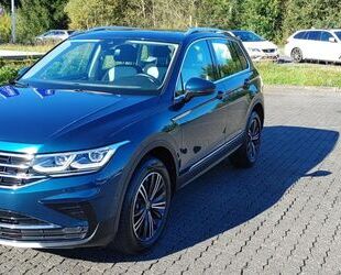 VW Volkswagen Tiguan Elegance 4Motion - WENIG KM - Gebrauchtwagen