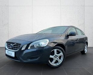 Volvo Volvo V60 Momentum Automatik*SHZ*Navi*Anhängerkupp Gebrauchtwagen