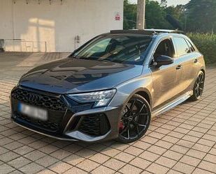 Audi Audi RS3 Sportback*QUATTRO*PANO*MATRIX*ALCANTARA*B Gebrauchtwagen