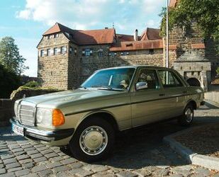 Mercedes-Benz Mercedes-Benz W123 300D TOP-ZUSTAND H-KENNZEICHEN Gebrauchtwagen