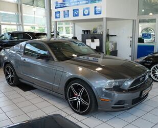 Ford Ford Mustang Coupe 3.7L V6 Automatik Gebrauchtwagen