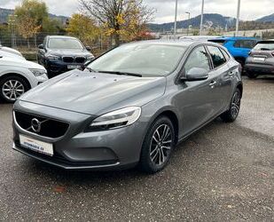 Volvo Volvo V40 2.0 D2 Momentum Leder LED Kamera Navi Al Gebrauchtwagen