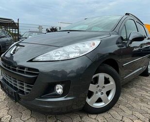 Peugeot Peugeot 207 SW 1,4i Klimaanlae,Panorama-Dach,Teill Gebrauchtwagen