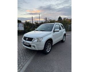 Suzuki Suzuki Grand Vitara 1.6 Black and White Black and Gebrauchtwagen