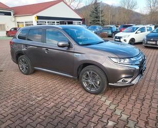 Mitsubishi Mitsubishi Plug-in Hybrid Outlander 2.4 HYBRID 4WD Gebrauchtwagen