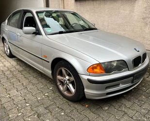 BMW BMW 320i Lim. 2,2l/2.Hd./RENTNER 1939/PDC/KLIMAAUT Gebrauchtwagen