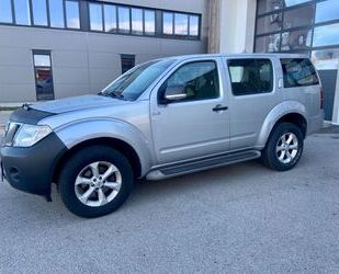 Nissan Nissan Pathfinder 2.5 dCi XE 7Sitzer AHK Gebrauchtwagen