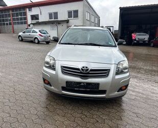 Toyota Toyota Avensis Kombi 2.2 D-CAT Travel Gebrauchtwagen