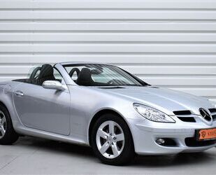 Mercedes-Benz Mercedes-Benz SLK200 Kompressor+PDC+SHZ+Tempomat+7 Gebrauchtwagen