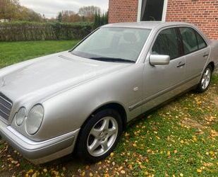 Mercedes-Benz Mercedes-Benz E 200 ELEGANCE TOP-ZUSTAND!!! Gebrauchtwagen