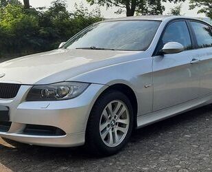 BMW BMW 318i E90 TÜV bis Sep 2025 Gebrauchtwagen