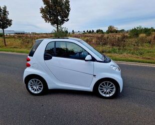 Smart Smart ForTwo coupé 1.0 52kW mhd white limited whit Gebrauchtwagen