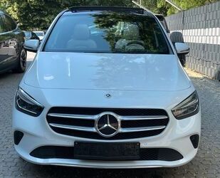 Mercedes-Benz Mercedes-Benz B 220 d NAVI AHK SHZ PANO Ganzjahres Gebrauchtwagen