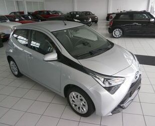 Toyota Toyota Aygo AYGO x-play*nur 8020km!!* Gebrauchtwagen