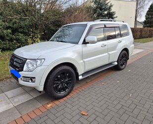 Mitsubishi Mitsubishi Pajero 3,2 DI-D 4WD Automatik, 7-Sitze, Gebrauchtwagen