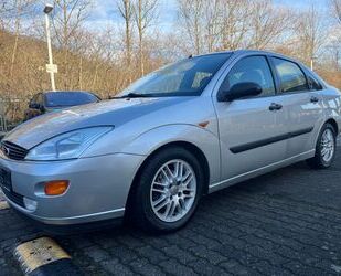 Ford Ford Focus 1.6 Ghia*Limo*Tüv-Neu*Super Zustand* Gebrauchtwagen